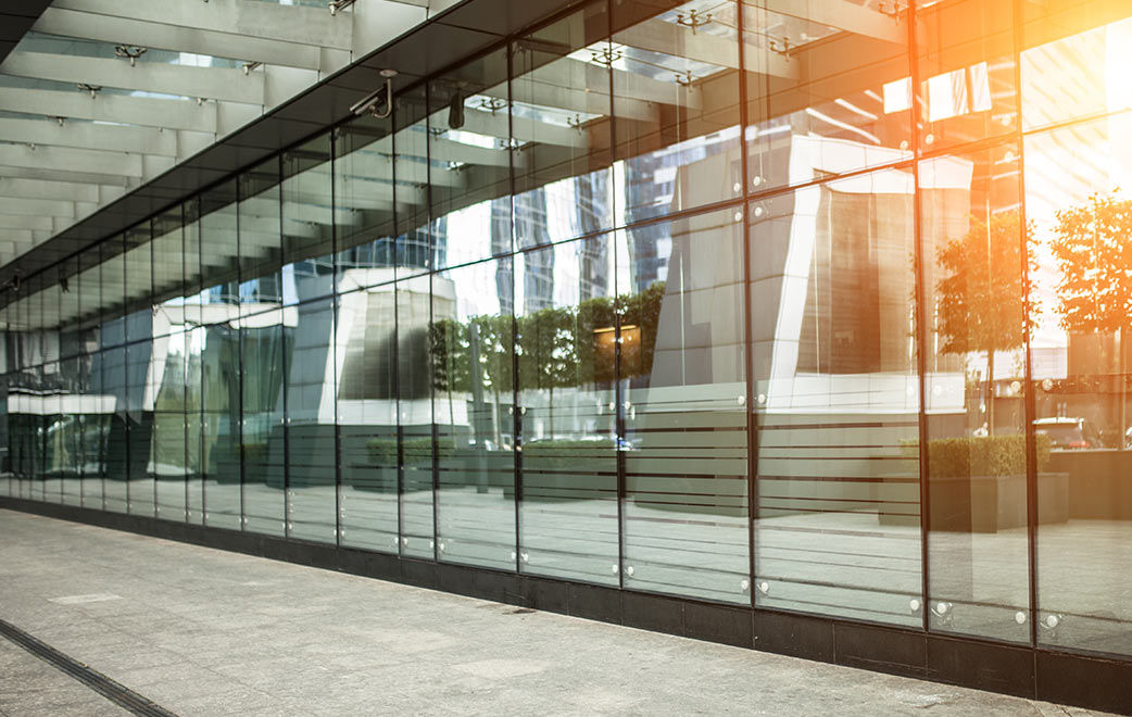 Storefront and curtain wall: what is the difference between them?